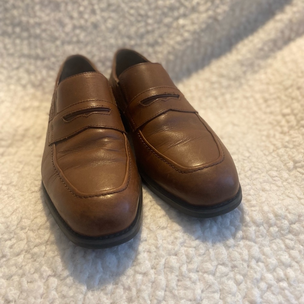 Johnston & Murphy Beautiful Tan Genuine Sheepskin Leather Slip-On Loafers.